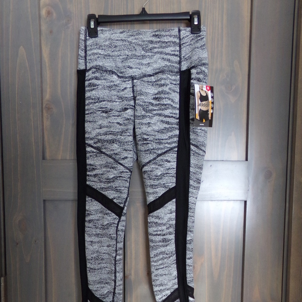 Avia Ankle Length Workout Legging
